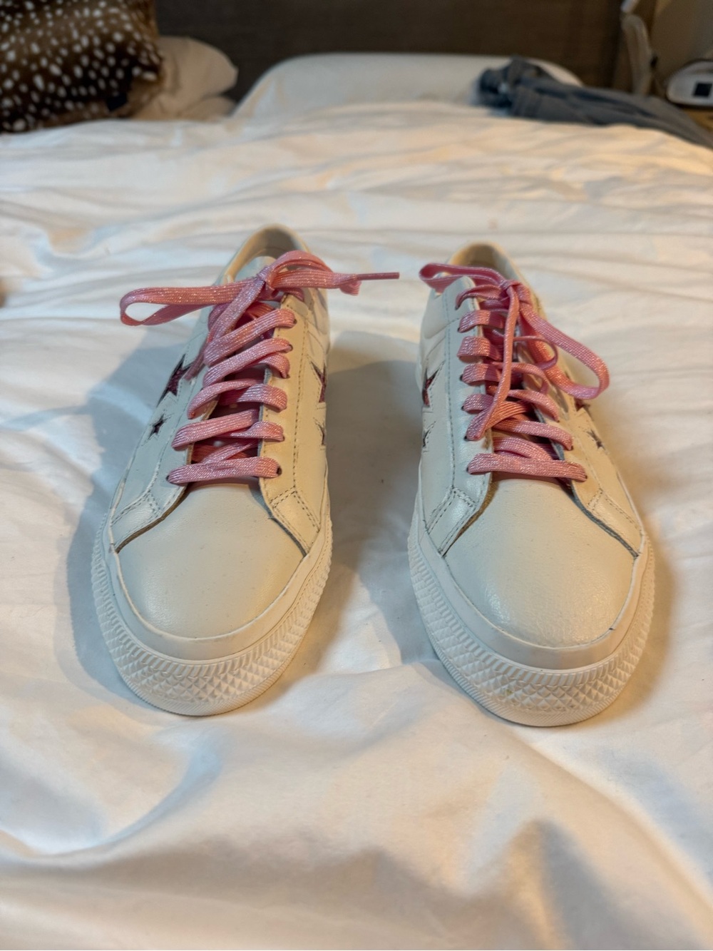 Size 9- Converse Low-Top Leather Sneaker with Pink Laces and Pink Stars